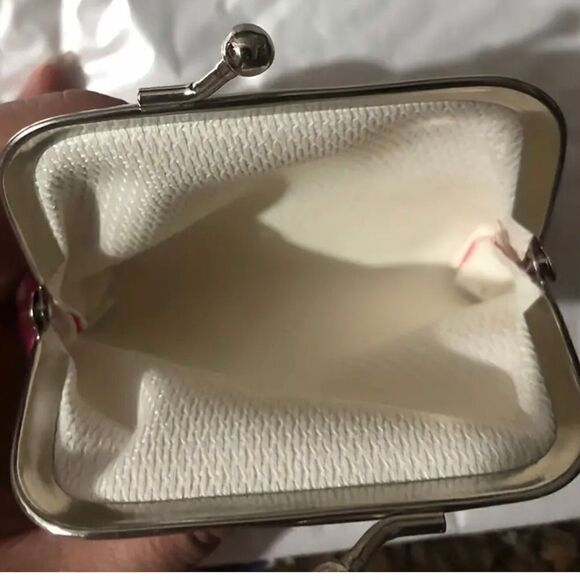 NEW … Charming HELLO KITTY Coin Purse - Picture 5 of 5